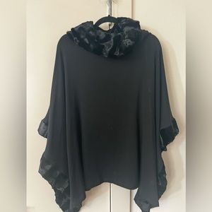 Capote Black Bamboo Fleece Poncho with Faux Fur Cowl Neck and trim Size S/M